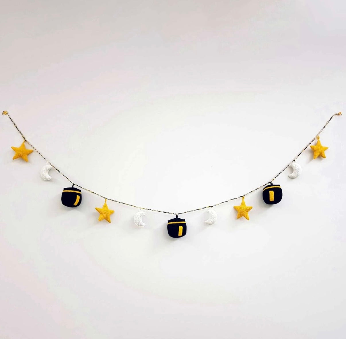 Kaaba, moon and star crochet garland
