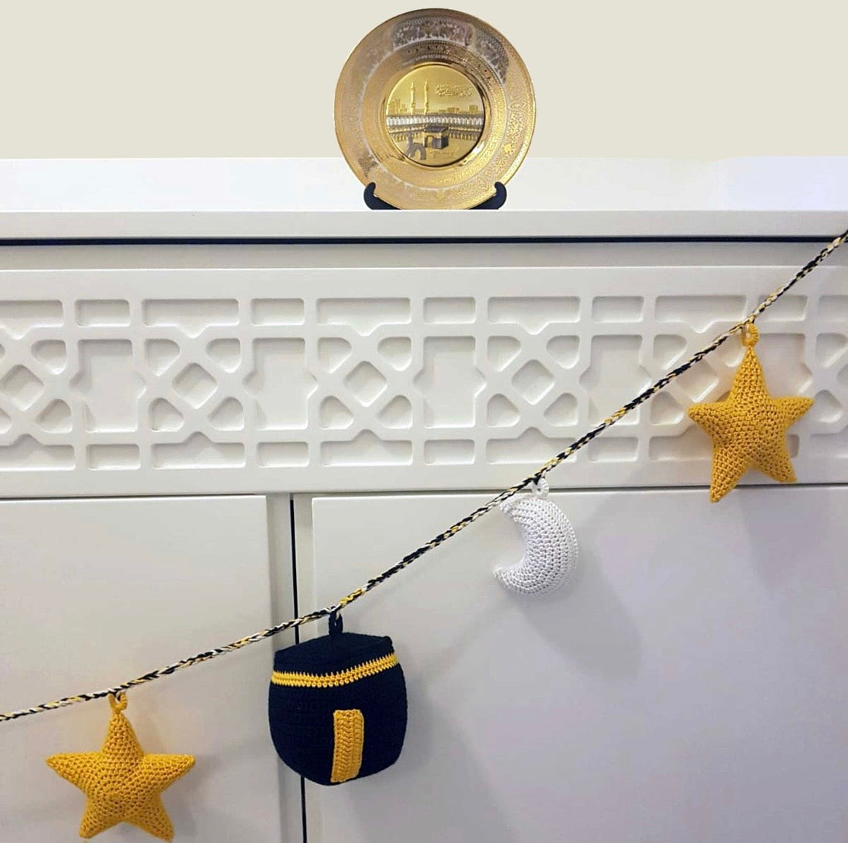Kaaba, moon and star crochet garland