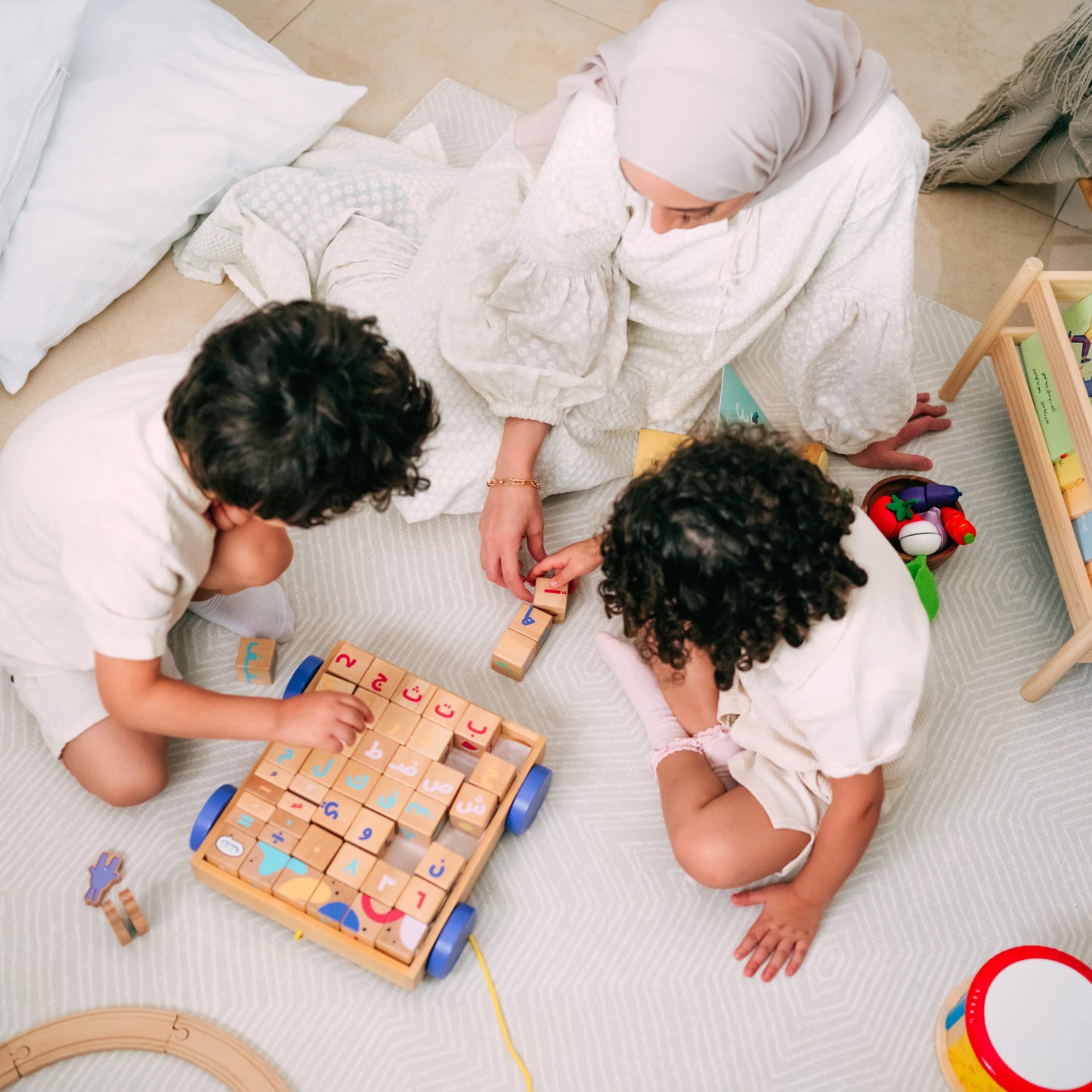 مكعبات الحروف العربية Wooden Arabic alphabet cubes